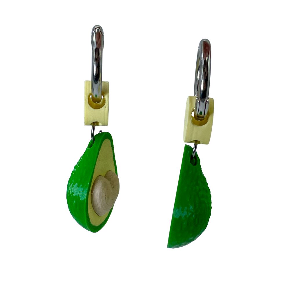 Holding Aguacate couple love