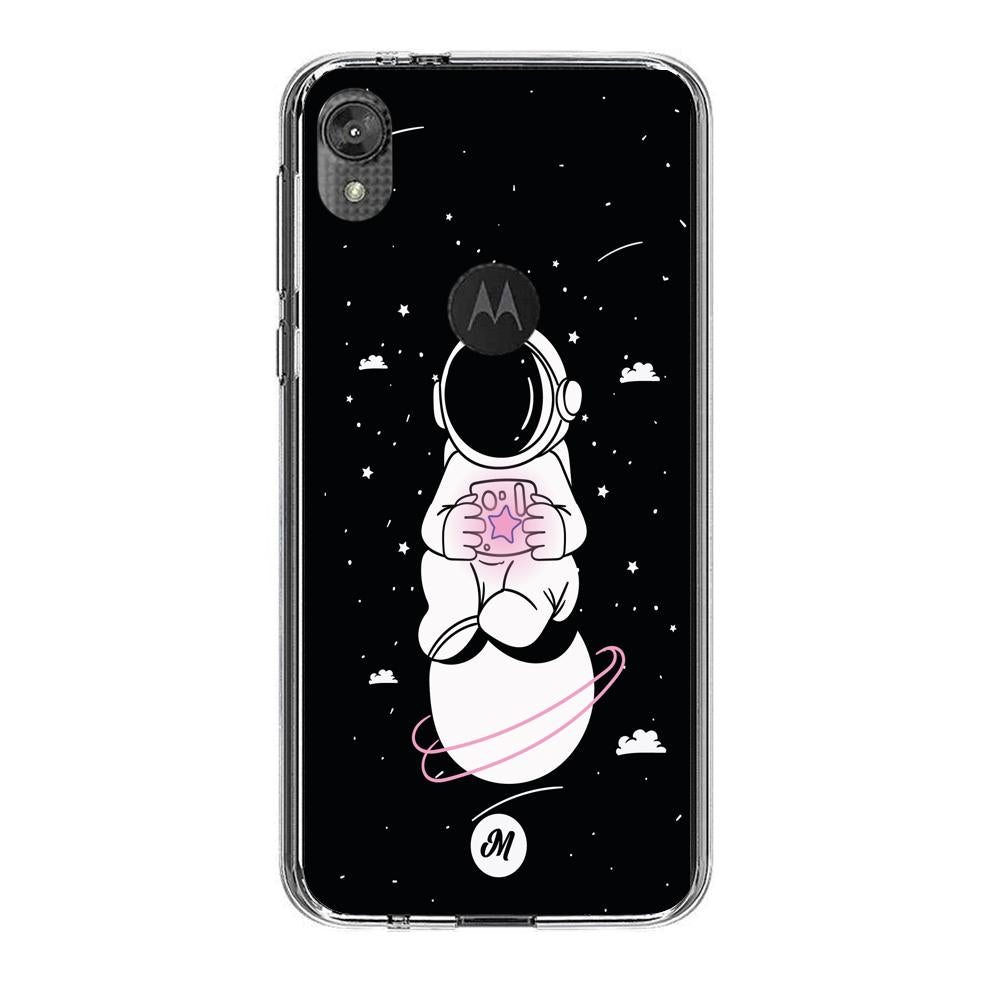 Cases para Motorola E6 play Funda Astronauta Remake - Mandala Cases